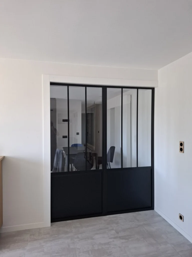 Décor peint dans une cage d’escalier