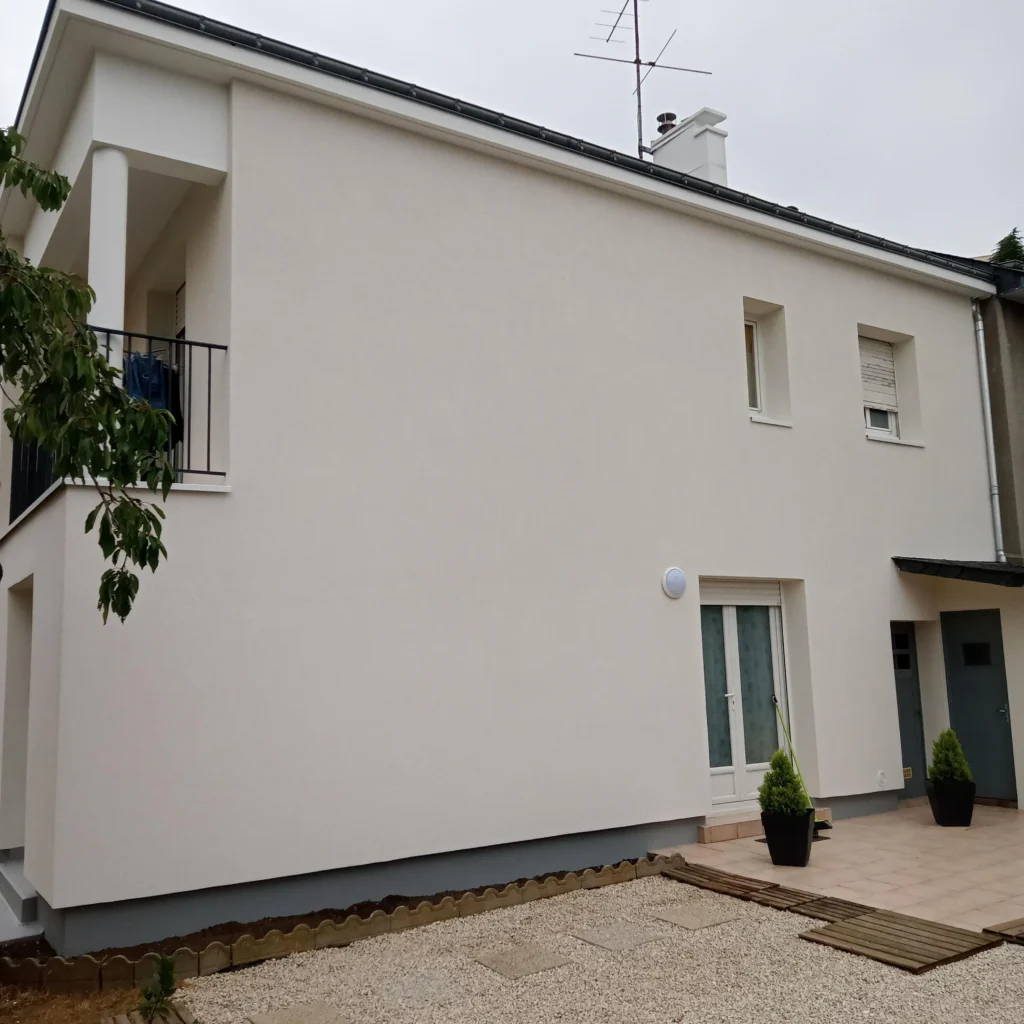 Après - ITE Enduit finition talochée