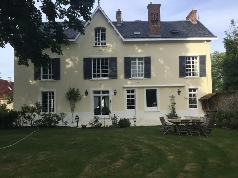 Façade peinture imperméabilisation et décor façade + balcon, boiserie